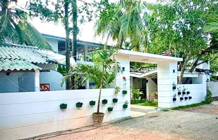Robert Inn Dambulla Exterior foto